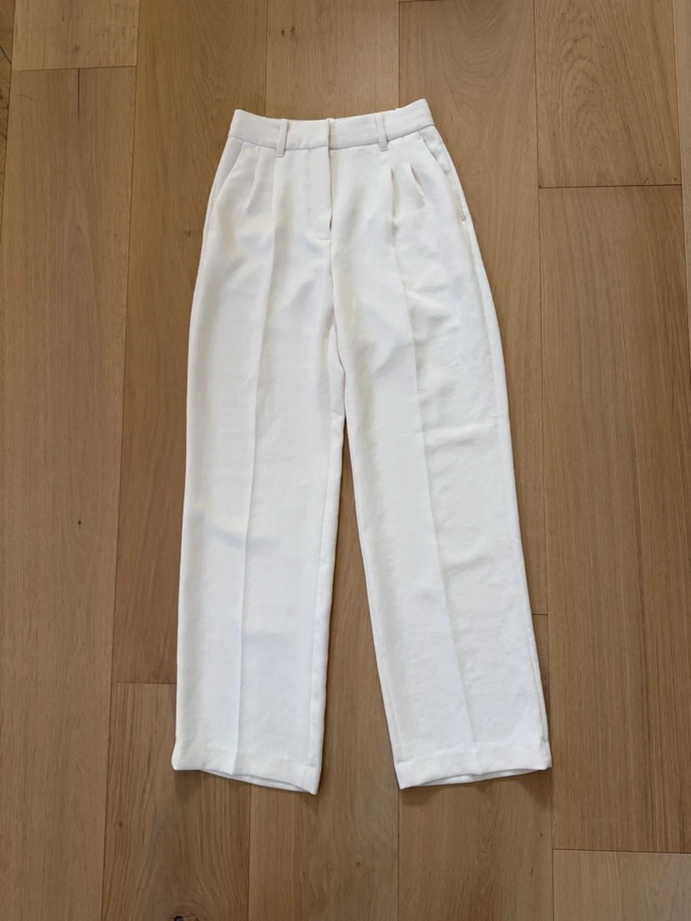 Aritzia Effortless Pants - Picture 2 of 3
